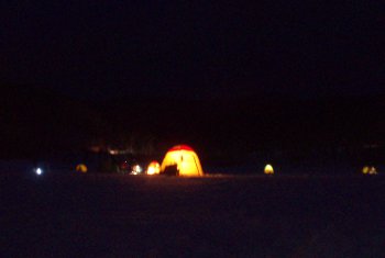 夜明け前の岩洞湖